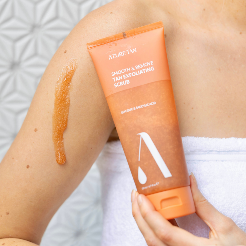 AZURE TAN SMOOTH AND REMOVE TAN EXFOLIATING SCRUB - eksfolijuojantis kūno šveitiklis, 200 ml - KŪNO ŠVEITIKLIS IŠ AZURE TAN - TIK €15.30! Apsipirk dabar GROŽIO ALCHEMIJA