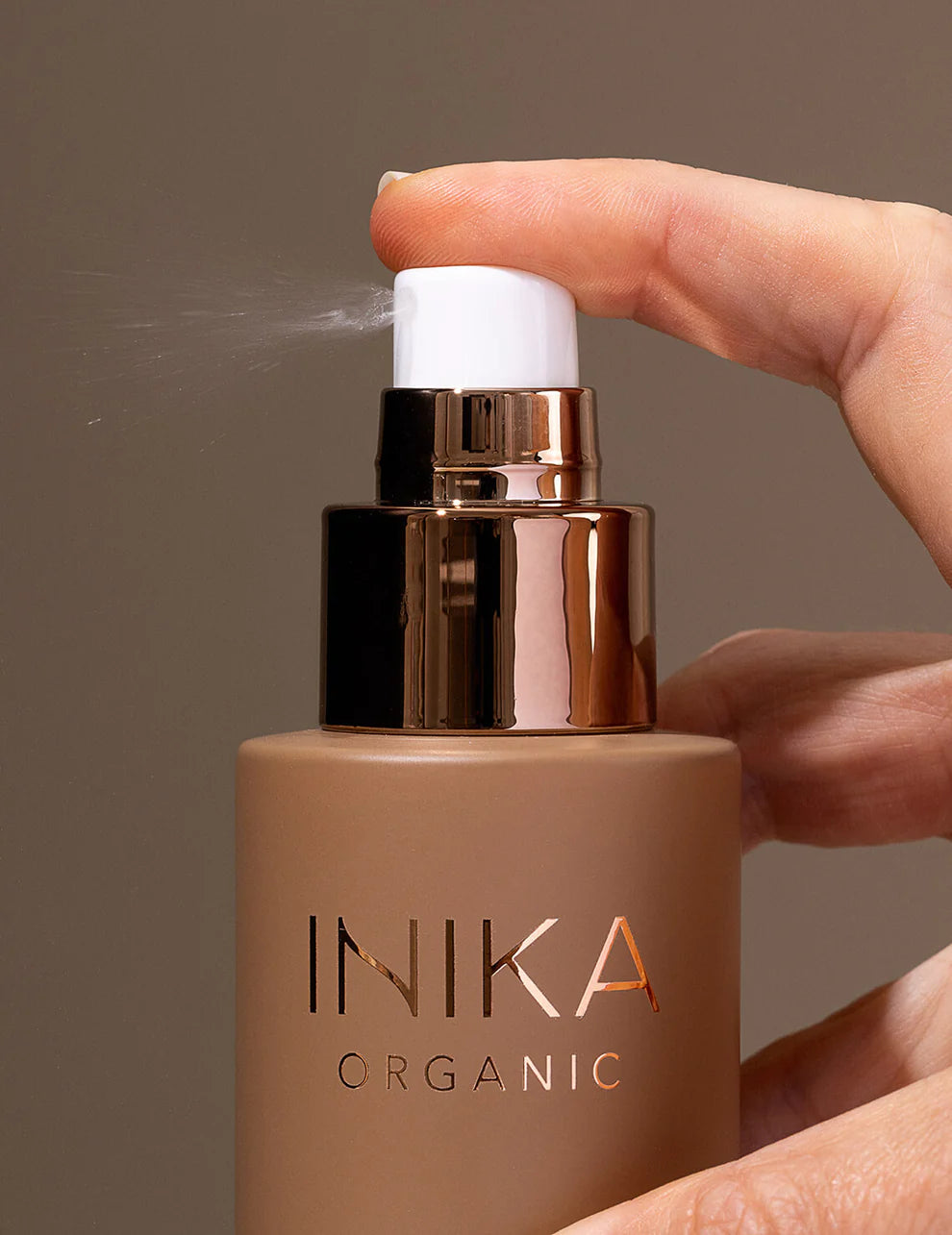 INIKA NATURAL TANNING MIST - savaiminio įdegio dulksna, 120 ml - ĮDEGIUI IŠ INIKA - TIK €36.50! Apsipirk dabar GROŽIO ALCHEMIJA