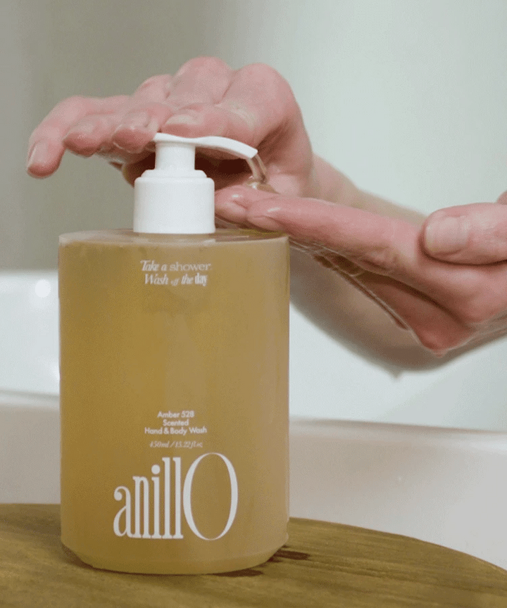 ANILLO AMBER528 SCENTED HAND & BODY WASH - parfumuotas rankų ir kūno prausiklis, 450 ml - KŪNO PRAUSIKLIAI IŠ ANILLO - TIK €26.35! Apsipirk dabar GROŽIO ALCHEMIJA