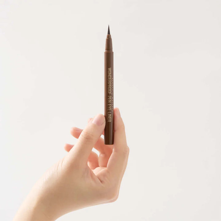 BOM WONDERPROOF PEN EYE LINER - akių pravedimas - AKIŲ PIEŠTUKAS IŠ BOM - TIK €12.95! Apsipirk dabar GROŽIO ALCHEMIJA