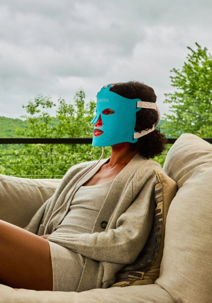 HigherDOSE® raudonos ir artimosios infraraudonosios šviesos terapijos kaukė veido odai - LED KAUKĖ IŠ HigherDOSE® - TIK €296.10! Apsipirk dabar GROŽIO ALCHEMIJA