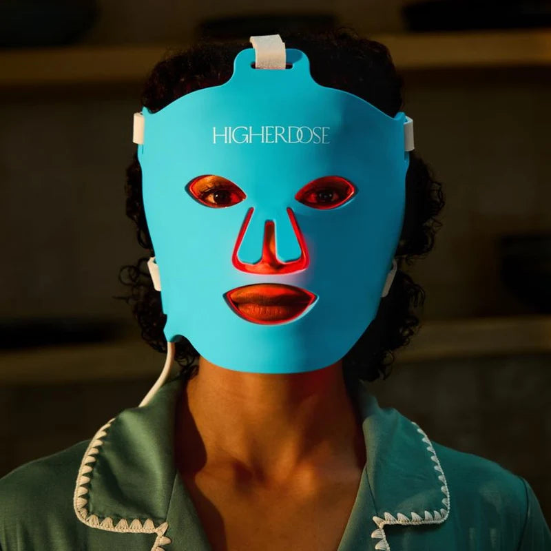 HigherDOSE® raudonos ir artimosios infraraudonosios šviesos terapijos kaukė veido odai - LED KAUKĖ IŠ HigherDOSE® - TIK €296.10! Apsipirk dabar GROŽIO ALCHEMIJA