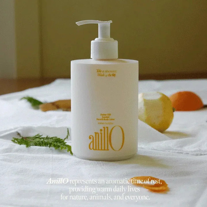ANILLO AMBER528 SCENTED HAND & BODY LOTION - parfumuotas kūno losjonas, 450 ml - KŪNO LOSJONAS IŠ ANILLO - TIK €26.35! Apsipirk dabar GROŽIO ALCHEMIJA