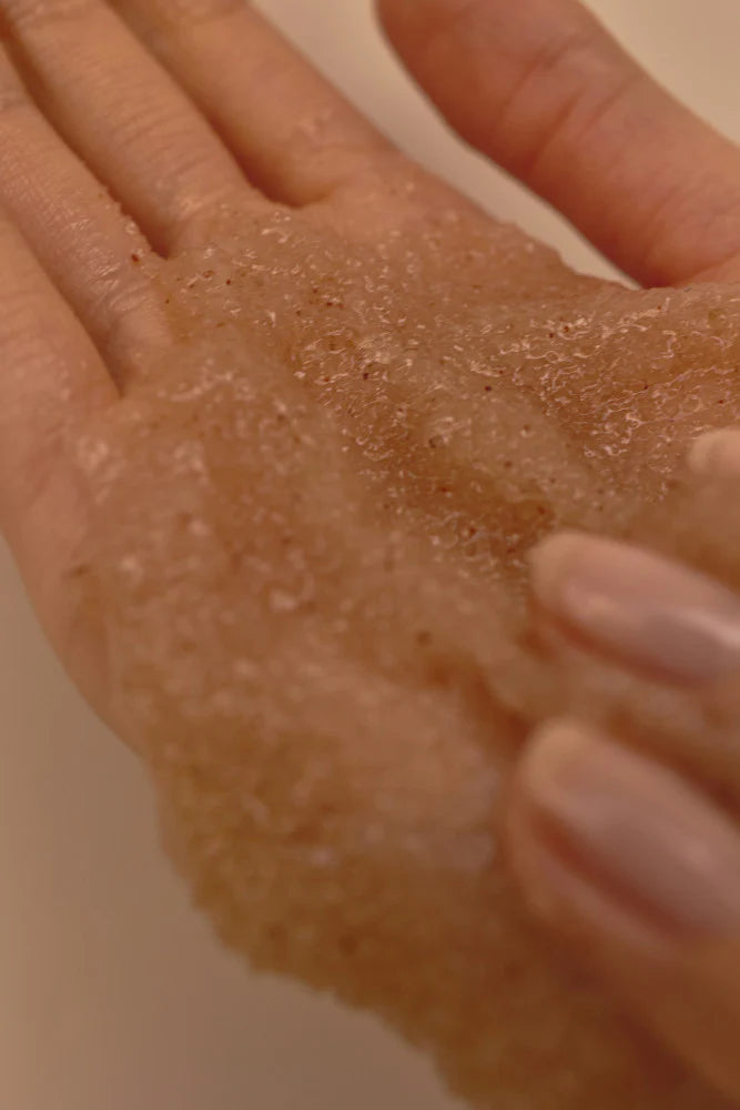 ANILLO FIG WHISKY BODY SCRUB - kūno šveitiklis su figų sėklomis ir druska, 240 g - KŪNO ŠVEITIKLIS IŠ ANILLO - TIK €36.12! Apsipirk dabar GROŽIO ALCHEMIJA