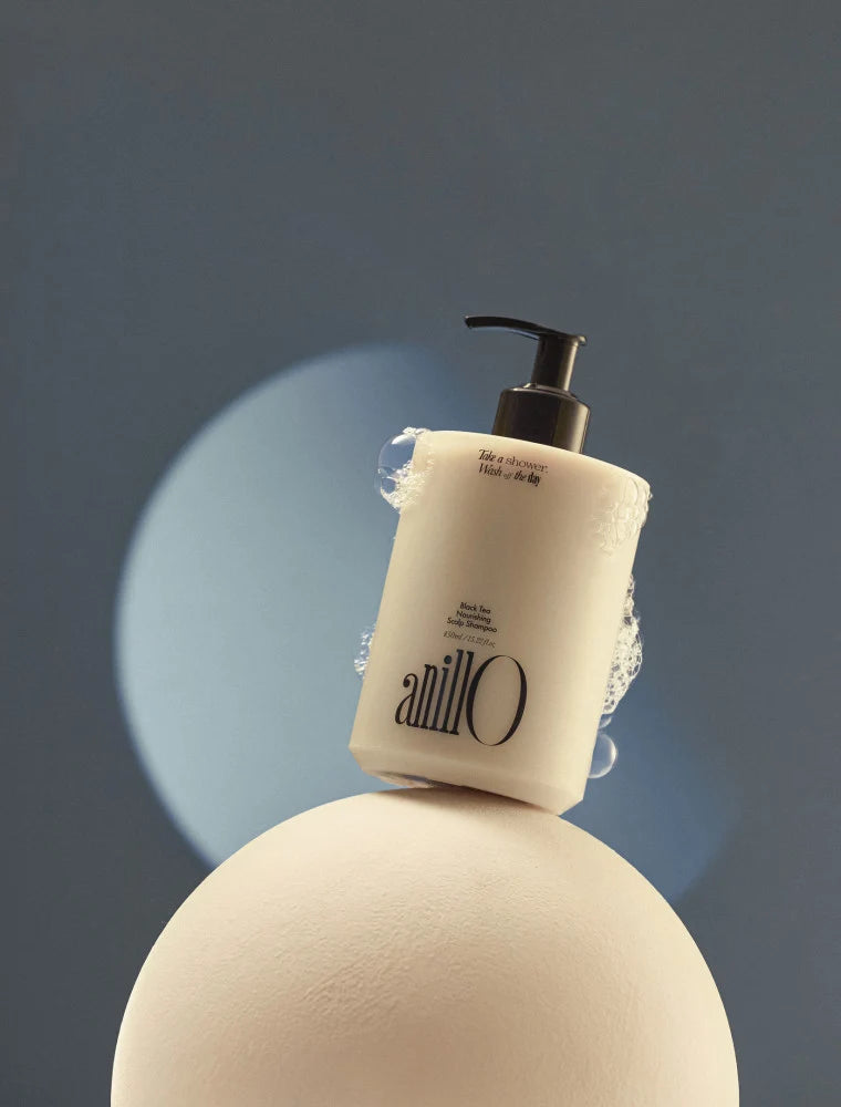 ANILLO BLACK TEA NOURISHING SCALP SHAMPOO – maitinantis šampūnas, 450 ml - ŠAMPŪNAS IŠ ANILLO - TIK €34.50! Apsipirk dabar GROŽIO ALCHEMIJA