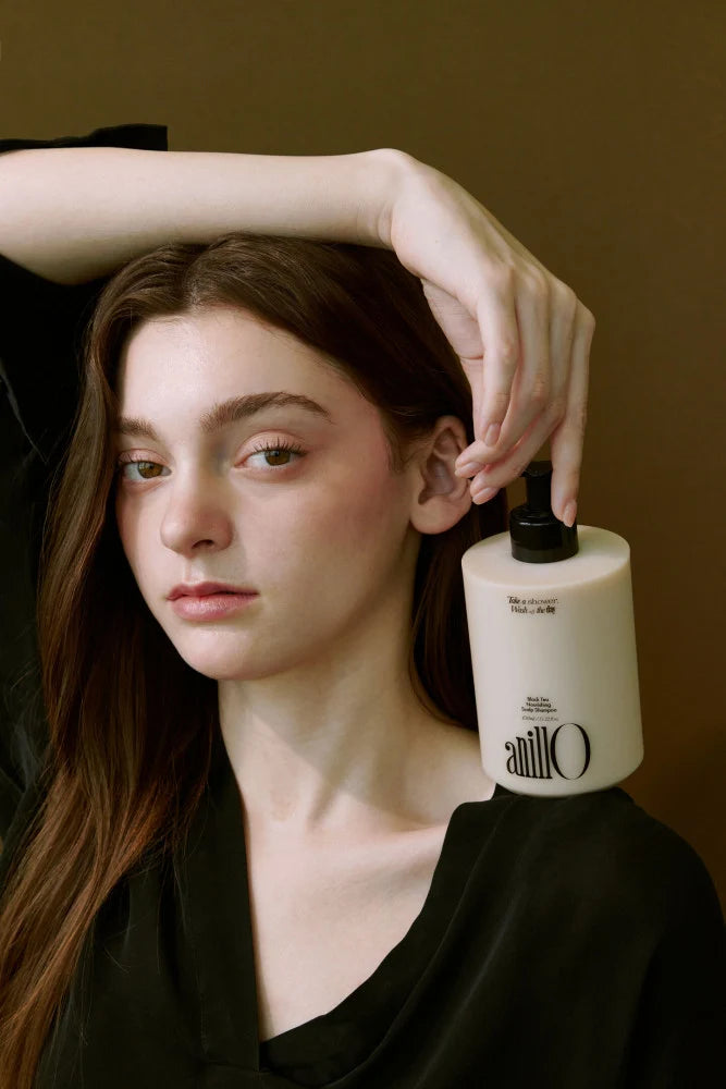 ANILLO BLACK TEA NOURISHING SCALP SHAMPOO – maitinantis šampūnas, 450 ml - ŠAMPŪNAS IŠ ANILLO - TIK €34.50! Apsipirk dabar GROŽIO ALCHEMIJA