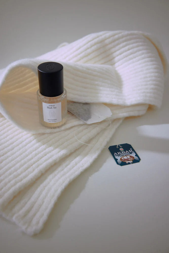 ANILLO BLACK TEA EAU DE PARFUM - nišiniai unisex kvepalai, 10 ml - KVEPALAI IŠ ANILLO - TIK €30.50! Apsipirk dabar GROŽIO ALCHEMIJA
