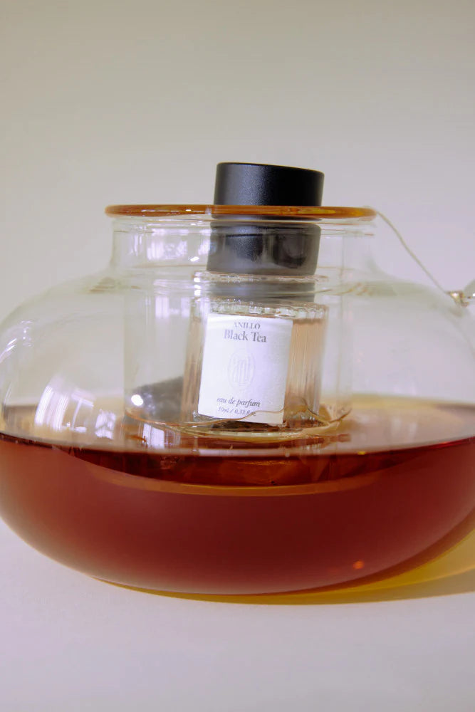 ANILLO BLACK TEA EAU DE PARFUM - nišiniai unisex kvepalai, 10 ml - KVEPALAI IŠ ANILLO - TIK €30.50! Apsipirk dabar GROŽIO ALCHEMIJA