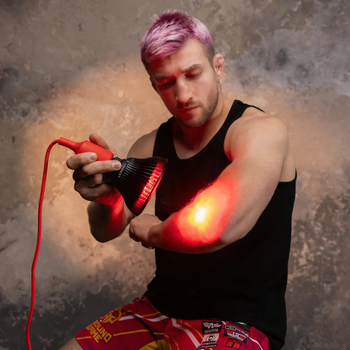 MITO LIGHT® Bulb 4.0 rankinė raudonos ir artimų infraraudonųjų spindulių šviesos lempa - LED KAUKĖ IŠ MITO LIGHT® - TIK €107.10! Apsipirk dabar GROŽIO ALCHEMIJA