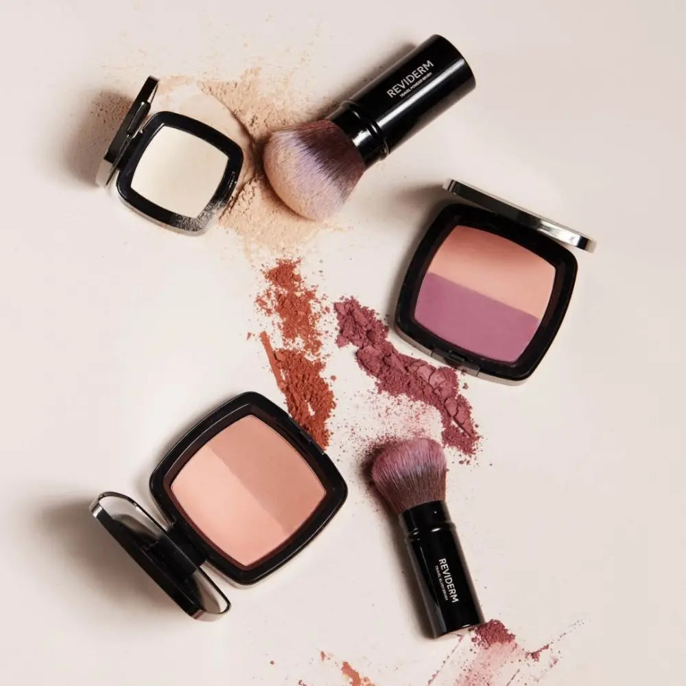 REVIDERM TRAVEL POWDER BRUSH - kelioninis pudros šepetėlis - MAKIAŽO ŠEPETĖLIS IŠ REVIDERM - TIK €21! Apsipirk dabar GROŽIO ALCHEMIJA