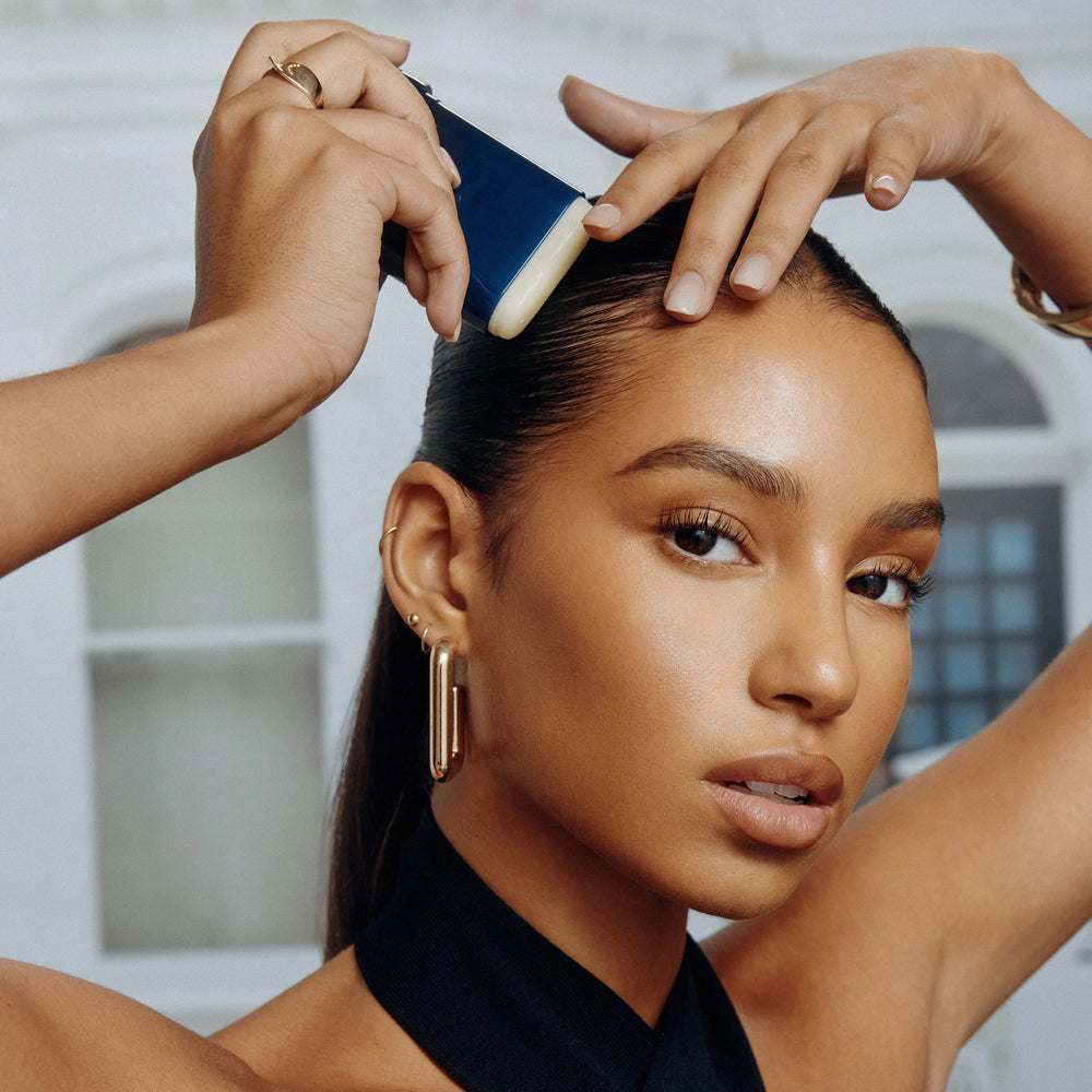 ORIBE SUPERSHINE SMOOTHING WAX STICK - šilkinio efekto plaukų vaškas, 38 g - PLAUKŲ PRIEMONĖ IŠ ORIBE - TIK €53! Apsipirk dabar GROŽIO ALCHEMIJA